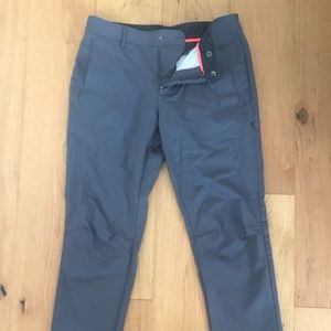 Size 36 men’s Lululemon commuter pants